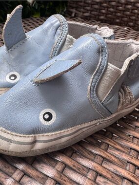 Robeez Light Blue Shark Slip-Ons for 12-18 months child. Leather booties